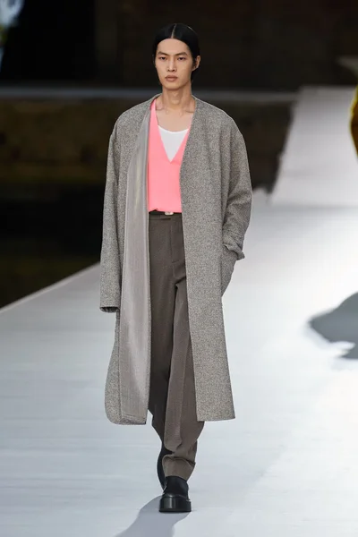 Look 30